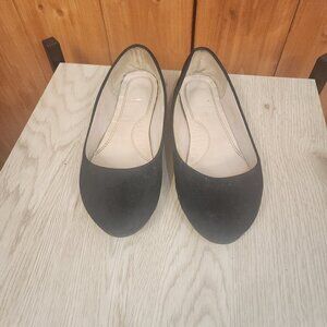 Black Rounded Toe Flats – Size 8